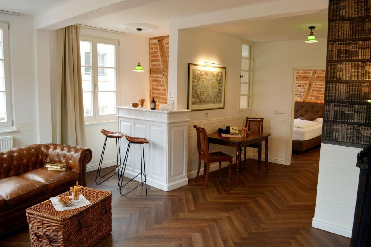 Roser Apartment *